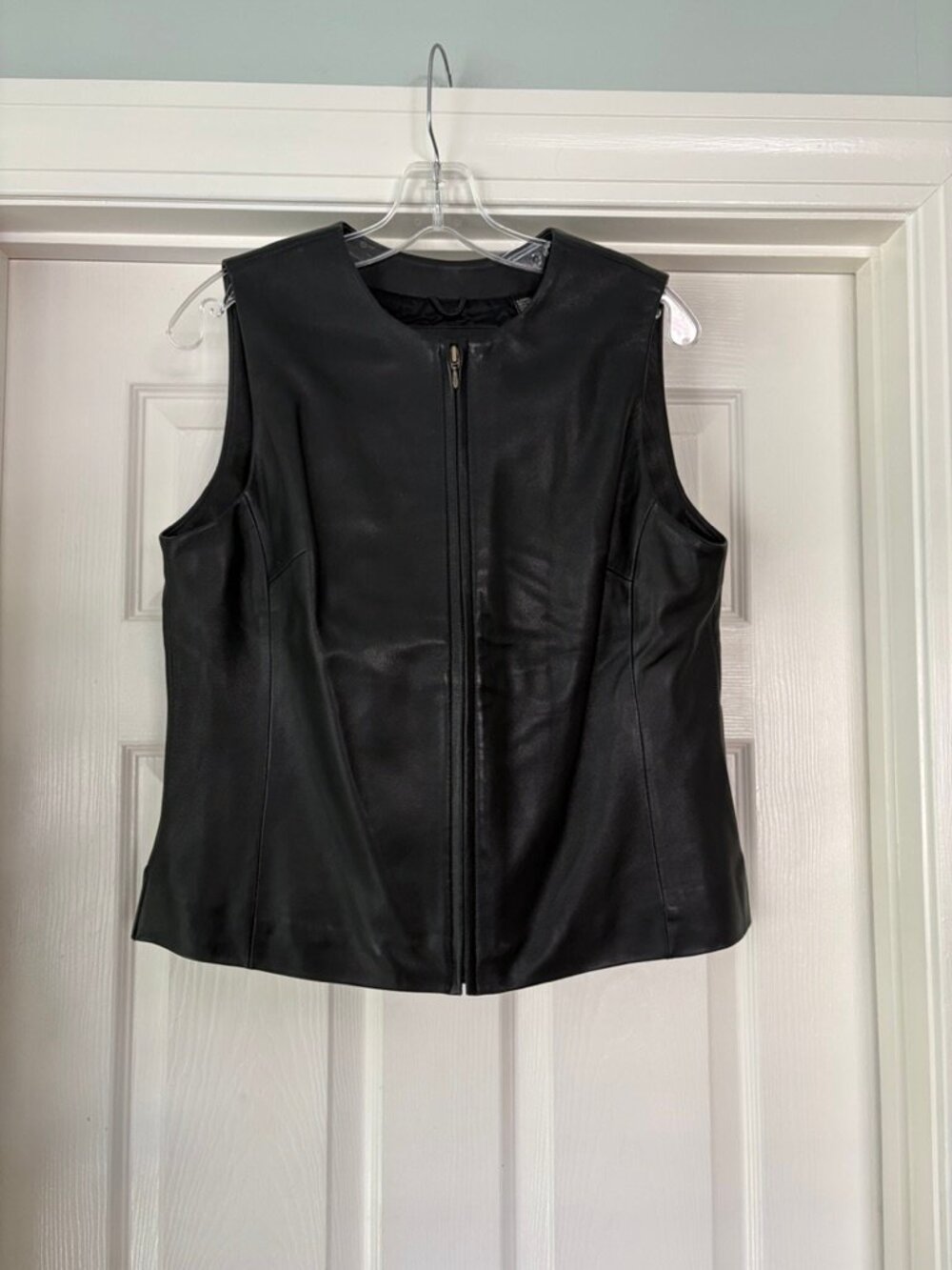 Black leather vest, M
